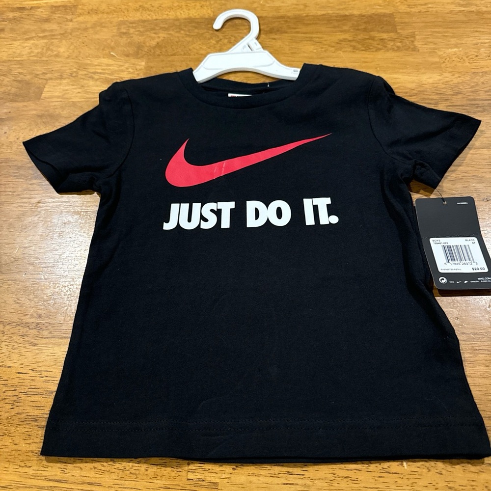 Nike Just Do It Swoosh Boys T-shirt 769461-023 Size 3T Black New With Tags